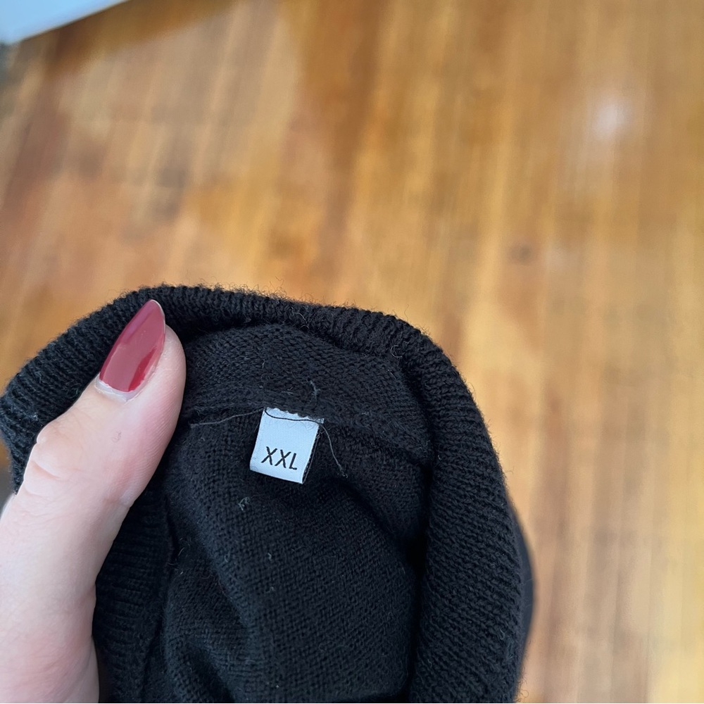 No Nationality Sweater - Picture 3 of 3